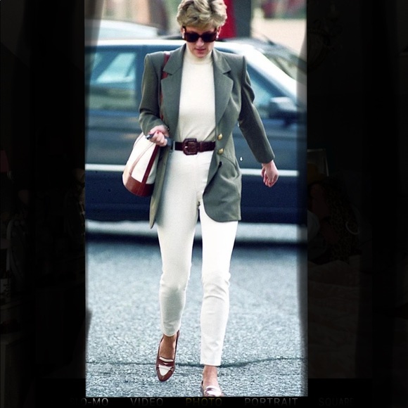 CHANEL Denim - CHANEL White Denim Jeans with Silver Stitching